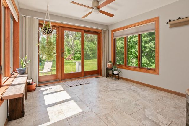 1825 EAGLE DRIVE, Neenah, WI 54956