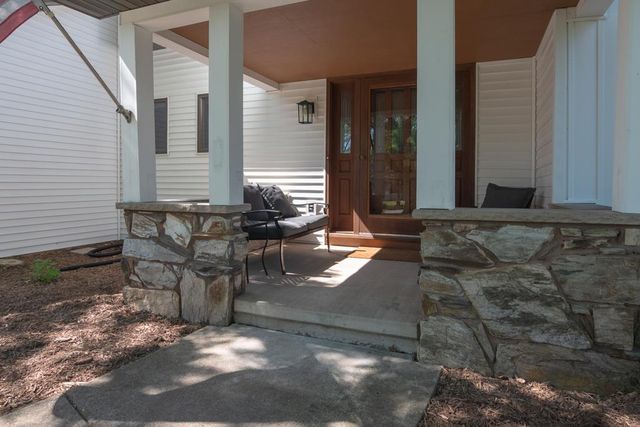 1825 EAGLE DRIVE, Neenah, WI 54956