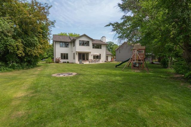 1825 EAGLE DRIVE, Neenah, WI 54956