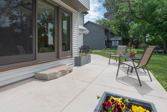 1825 EAGLE DRIVE, Neenah, WI 54956