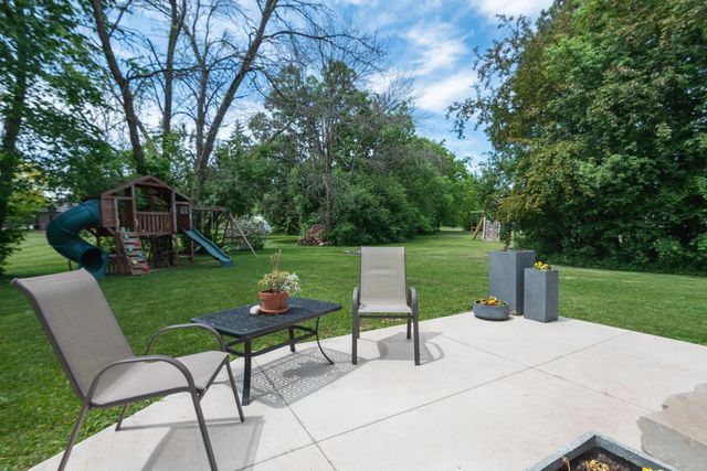 1825 EAGLE DRIVE, Neenah, WI 54956