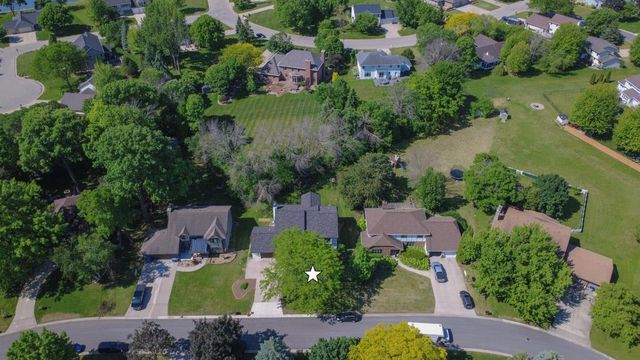 1825 EAGLE DRIVE, Neenah, WI 54956