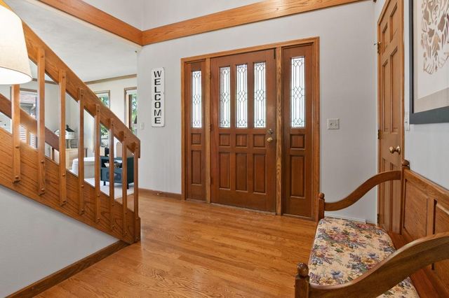 1825 EAGLE DRIVE, Neenah, WI 54956