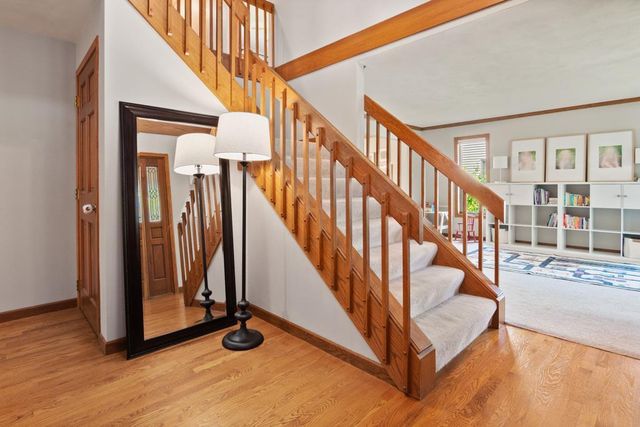 1825 EAGLE DRIVE, Neenah, WI 54956