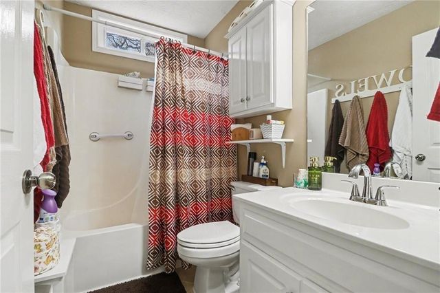 16 Bailey Park Court, Jefferson, GA 30549