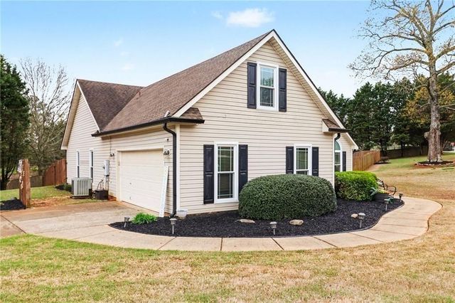 16 Bailey Park Court, Jefferson, GA 30549