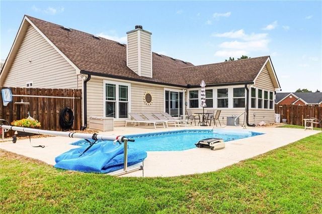 16 Bailey Park Court, Jefferson, GA 30549