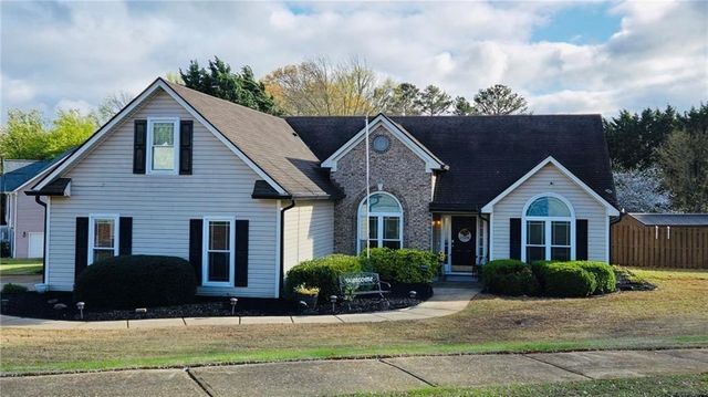 16 Bailey Park Court, Jefferson, GA 30549