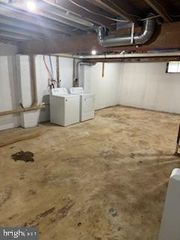 121 WHITBURN PL, Newark, DE 19702