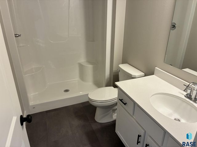 2001 N Valley View Rd Road, Sioux Falls, SD 57107