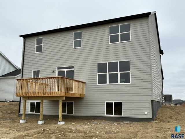 2001 N Valley View Rd Road, Sioux Falls, SD 57107