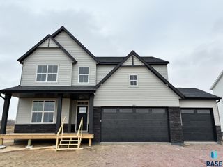 2001 N Valley View Rd Road, Sioux Falls, SD 57107