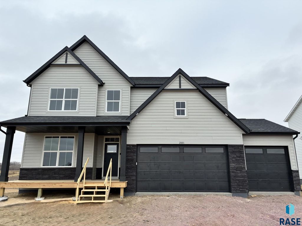 2001 N Valley View Rd Road, Sioux Falls, SD 57107