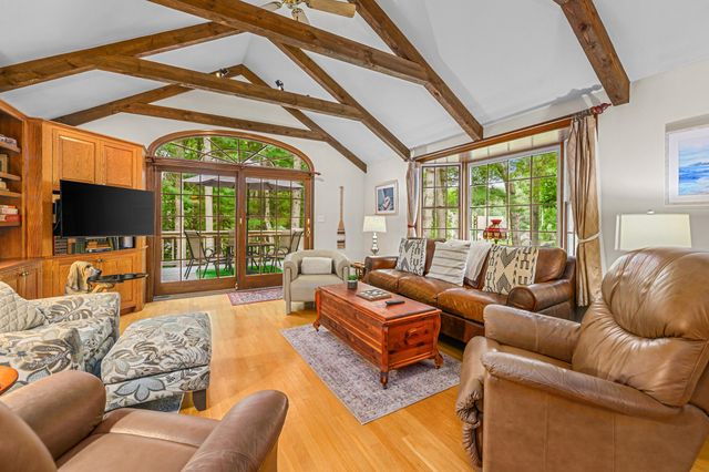5 Hinckley Circle, Osterville, MA 02655