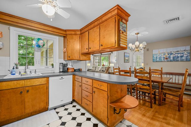 5 Hinckley Circle, Osterville, MA 02655