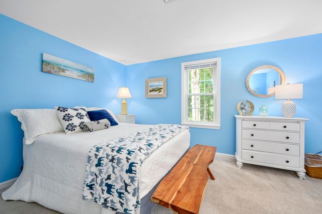 5 Hinckley Circle, Osterville, MA 02655