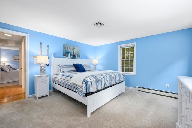 5 Hinckley Circle, Osterville, MA 02655