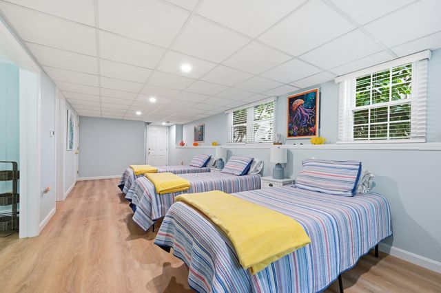 5 Hinckley Circle, Osterville, MA 02655