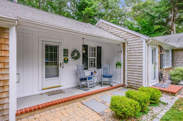 5 Hinckley Circle, Osterville, MA 02655