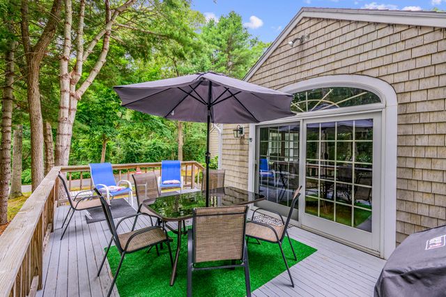 5 Hinckley Circle, Osterville, MA 02655