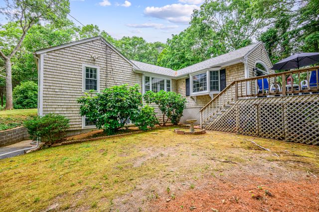 5 Hinckley Circle, Osterville, MA 02655