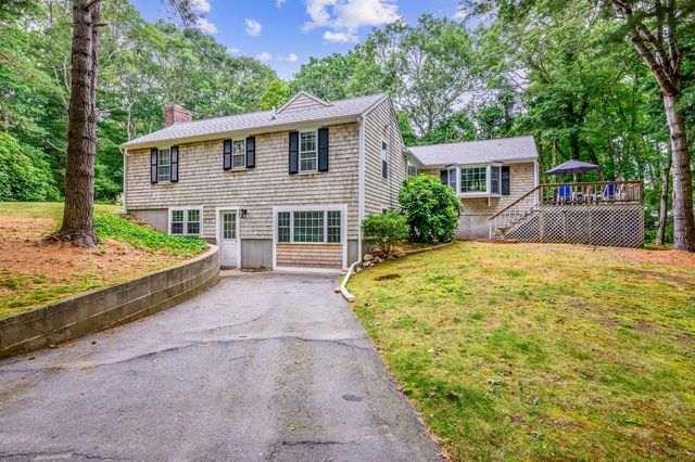 5 Hinckley Circle, Osterville, MA 02655