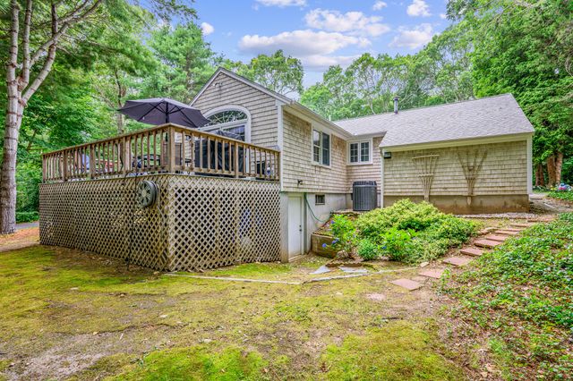 5 Hinckley Circle, Osterville, MA 02655