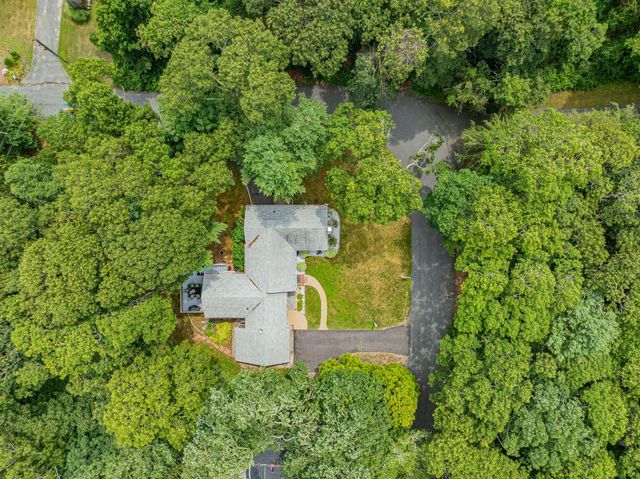 5 Hinckley Circle, Osterville, MA 02655