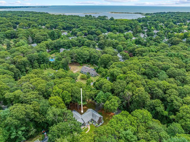 5 Hinckley Circle, Osterville, MA 02655
