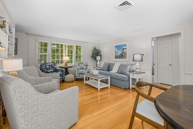 5 Hinckley Circle, Osterville, MA 02655