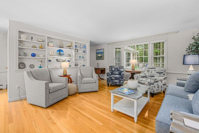 5 Hinckley Circle, Osterville, MA 02655