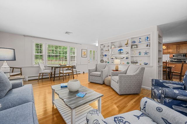 5 Hinckley Circle, Osterville, MA 02655