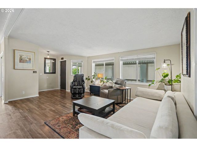 12450 Sw FISCHER Rd 103, Portland, OR 97224