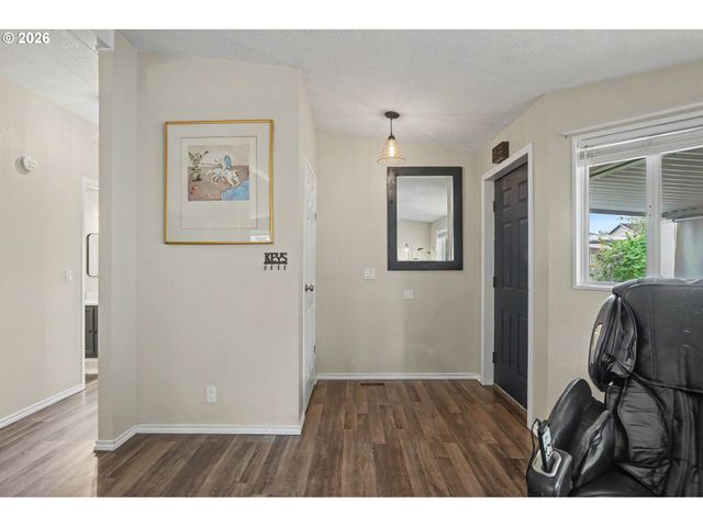 12450 Sw FISCHER Rd 103, Portland, OR 97224