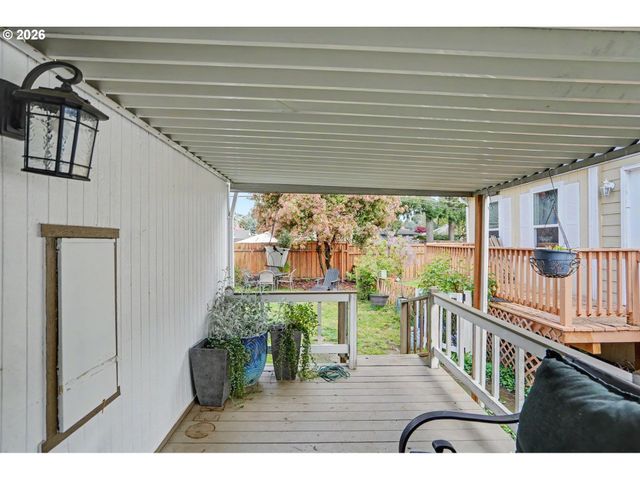 12450 Sw FISCHER Rd 103, Portland, OR 97224