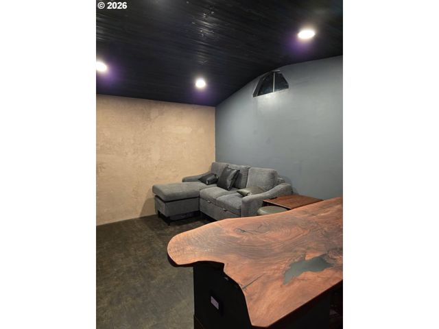 12450 Sw FISCHER Rd 103, Portland, OR 97224