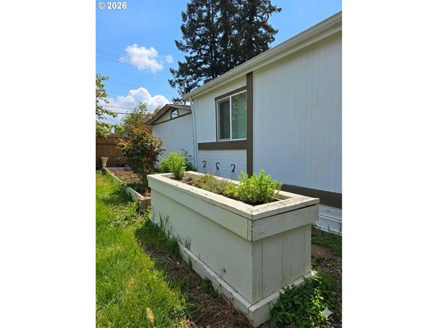 12450 Sw FISCHER Rd 103, Portland, OR 97224