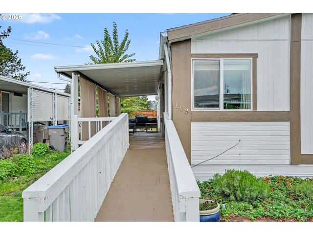 12450 Sw FISCHER Rd 103, Portland, OR 97224