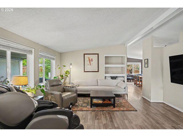12450 Sw FISCHER Rd 103, Portland, OR 97224