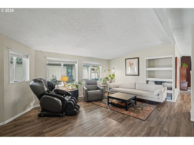 12450 Sw FISCHER Rd 103, Portland, OR 97224
