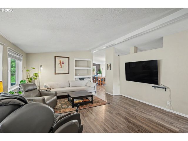 12450 Sw FISCHER Rd 103, Portland, OR 97224