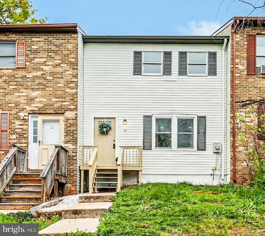 24 ROSE OF SHARON DR, Etters, PA 17319