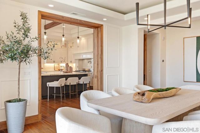 8080 La Jolla Scenic Dr N, La Jolla, CA 92037