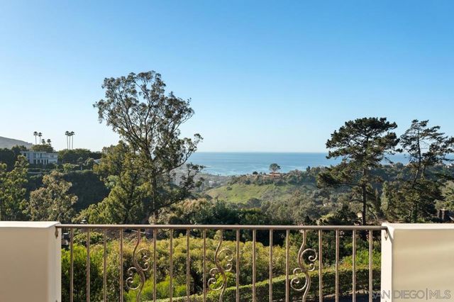 8080 La Jolla Scenic Dr N, La Jolla, CA 92037