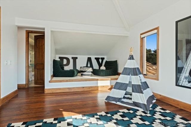 8080 La Jolla Scenic Dr N, La Jolla, CA 92037