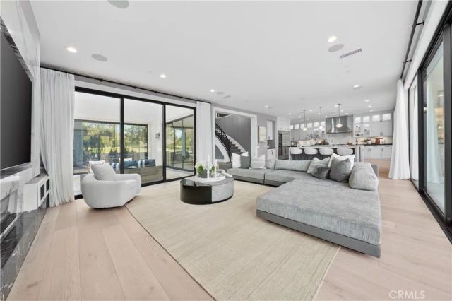 51 Thrush, Irvine, CA 92618