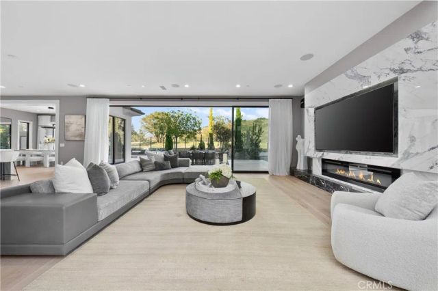 51 Thrush, Irvine, CA 92618