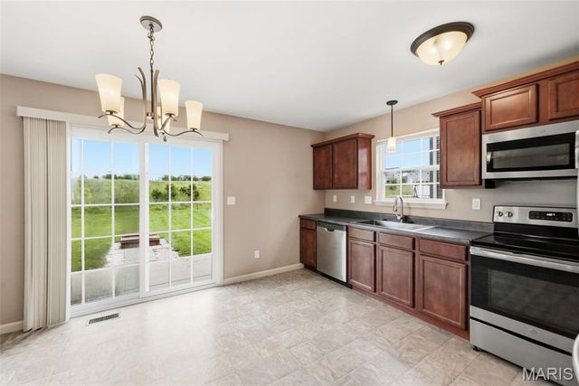 27518 Forest Ridge Drive, Warrenton, MO 63383