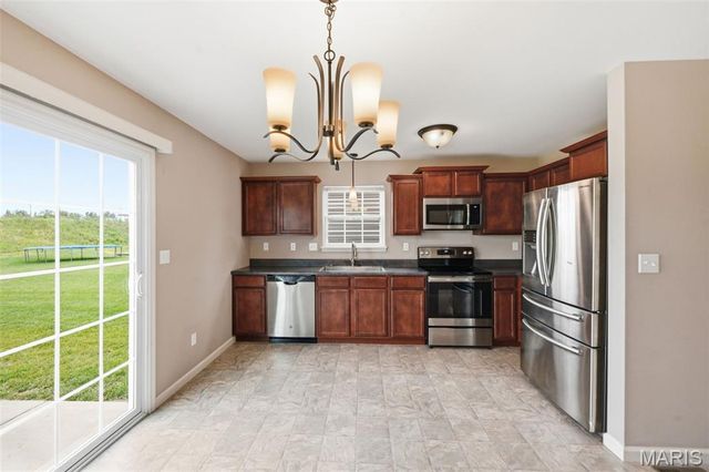 27518 Forest Ridge Drive, Warrenton, MO 63383