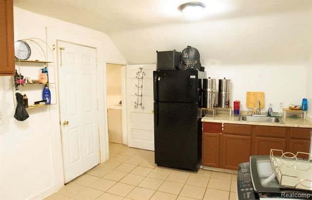 12153 Mcdougall Street, Hamtramck, MI 48212